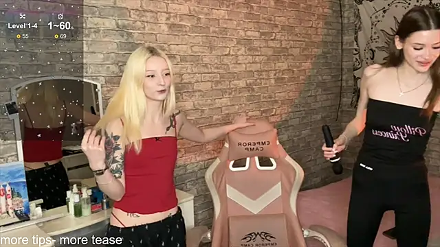 Snapshot of kayaaangel chatting on 12.21.25 kayaaangel online show from 12.21.25