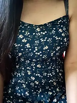 Snapshot of Quinn_Bebo chatting on 11.23.25 Quinn Bebo online show from 11.23.25