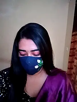 Snapshot of Quinn_Bebo chatting on 11.27.25 Quinn Bebo online show from 11.27.25