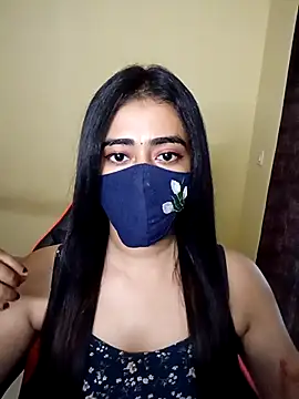 Snapshot of Quinn_Bebo chatting on 11.30.25 Quinn Bebo online show from 11.30.25