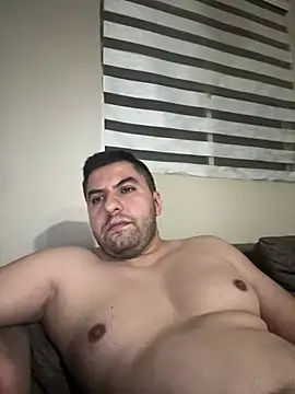 Snapshot of raulgzz4 chatting on 06.23.26 raulgzz4 online show from 06.23.26