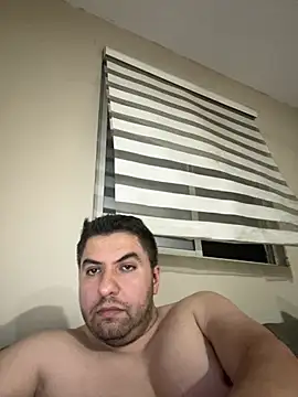 Snapshot of raulgzz4 chatting on 07.03.26 raulgzz4 online show from 07.03.26