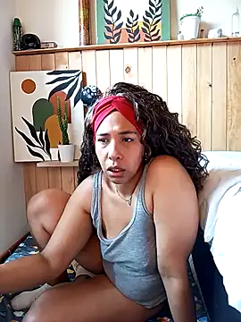 Snapshot of IVONNE_COLLINS33 chatting on 10.28.25 IVONNE COLLINS33 online show from 10.28.25