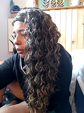 Snapshot of IVONNE_COLLINS33 chatting on 10.29.25 IVONNE COLLINS33 online show from 10.29.25