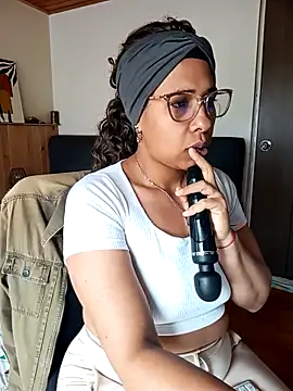 Snapshot of IVONNE_COLLINS33 chatting on 11.26.25 IVONNE COLLINS33 online show from 11.26.25