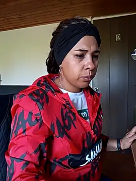 Snapshot of IVONNE_COLLINS33 chatting on 12.03.25 IVONNE COLLINS33 online show from 12.03.25