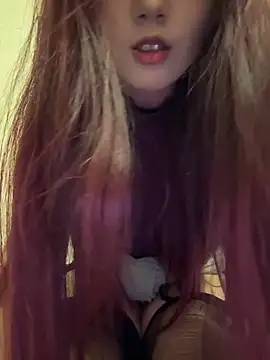 Snapshot of mimi9420 chatting on 10.14.25 mimi9420 online show from 10.14.25