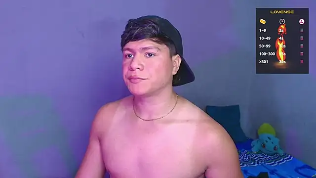 Snapshot of Alejandro_Vt chatting on 12.20.25 Alejandro Vt online show from 12.20.25