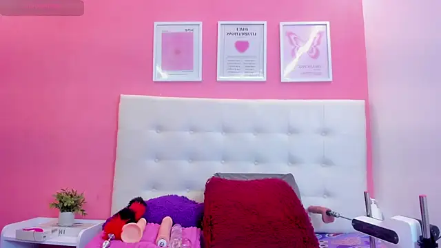 Macarena 05 online show from 10.08.25