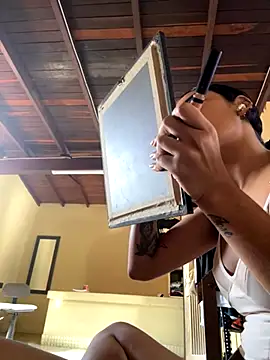 Snapshot of Miagomezx chatting on 11.05.25 Miagomezx online show from 11.05.25