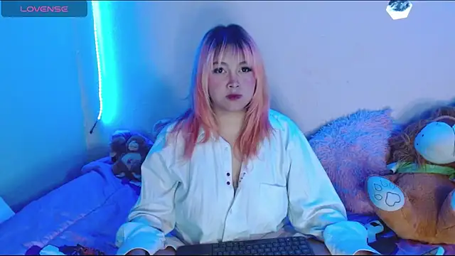 Snapshot of caro_lina20 chatting on 09.09.25 caro lina20 online show from 09.09.25