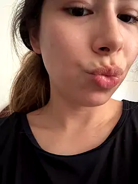 Caitlin Cat online show from 10.03.25