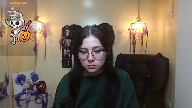 Snapshot of agarycus_ chatting on 10.27.25 agarycus online show from 10.27.25