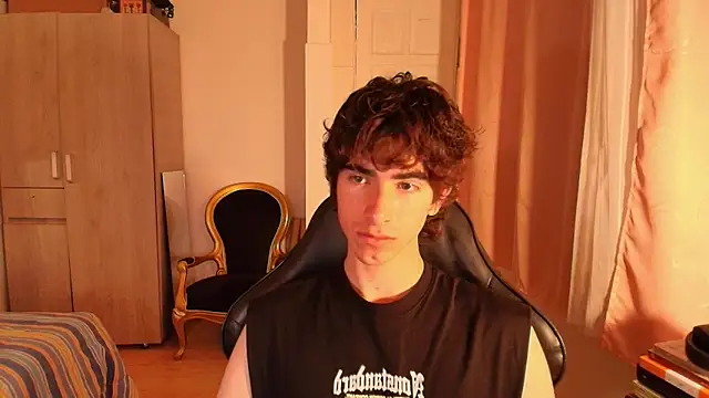 Nude Boy18 online show from 09.23.25