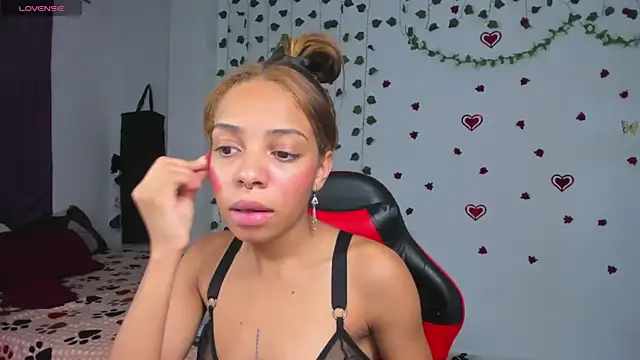 yumi hanna online show from 04.29.26