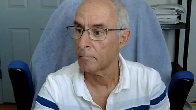 Snapshot of funone1999 chatting on 10.16.25 funone1999 online show from 10.16.25