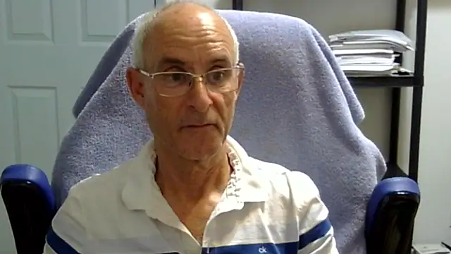 Snapshot of funone1999 chatting on 10.20.25 funone1999 online show from 10.20.25