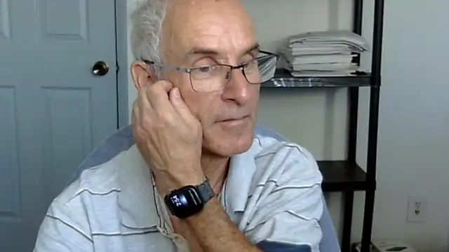 Snapshot of funone1999 chatting on 11.19.25 funone1999 online show from 11.19.25