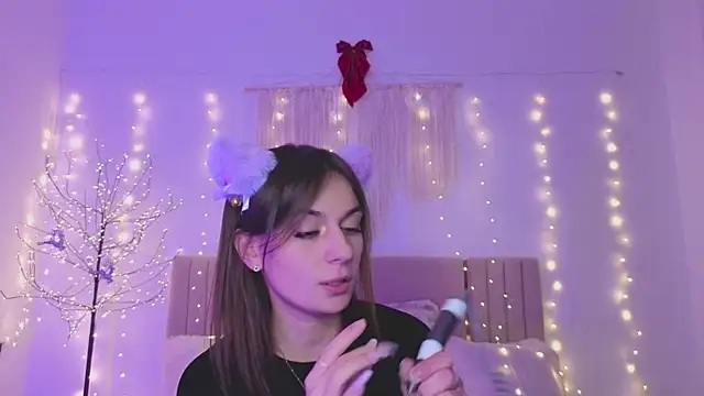 Little mia   online show from 12.19.25