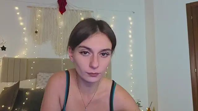 Little mia   online show from 12.20.25