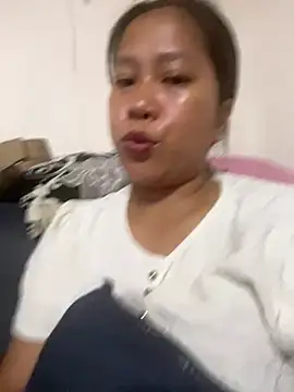 Snapshot of Pilipinalyn23 chatting on 07.26.26 Pilipinalyn23 online show from 07.26.26