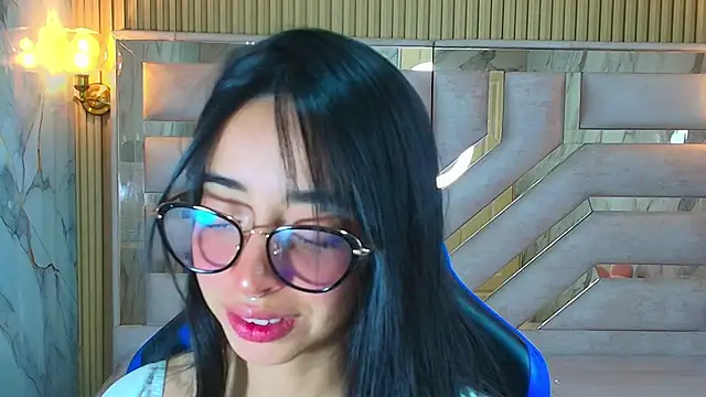 zoe r  online show from 10.16.25