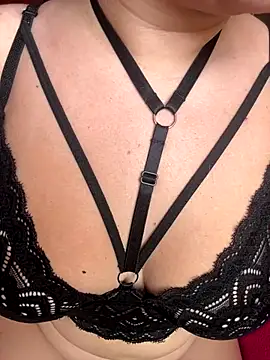 Snapshot of Malika_khalid chatting on 09.29.25 Malika khalid online show from 09.29.25