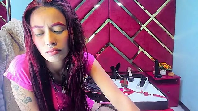 Snapshot of Kataleya_Luck chatting on 11.26.25 Kataleya Luck online show from 11.26.25