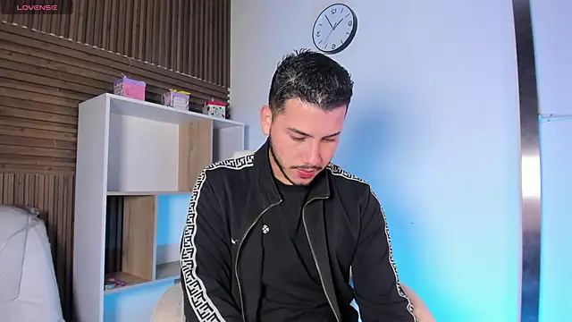 Axel grey  online show from 10.06.25