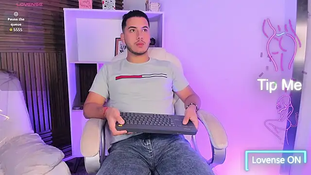 Axel grey  online show from 11.18.25