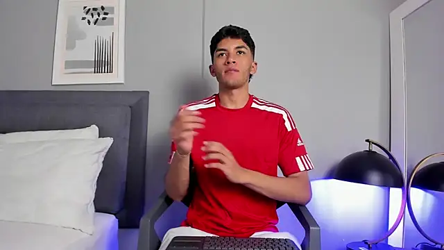 Snapshot of Tylerffoxx chatting on 01.31.26 Tylerffoxx online show from 01.31.26