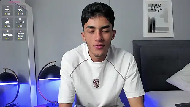 Snapshot of Tylerffoxx chatting on 02.04.26 Tylerffoxx online show from 02.04.26