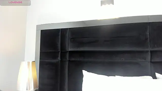 Snapshot of CarolineLee_ chatting on 02.28.26 CarolineLee online show from 02.28.26