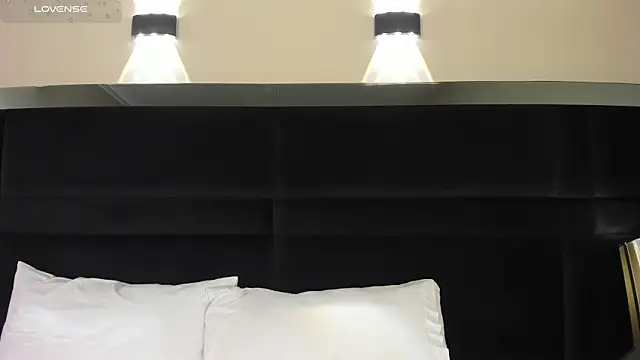 CarolineLee  online show from 07.17.26