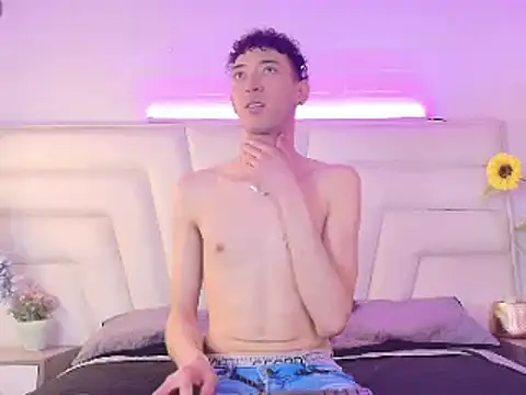 Snapshot of Ashton_Myers chatting on 11.05.25 Ashton Myers online show from 11.05.25