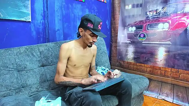 Snapshot of Sexvergon_26 chatting on 12.21.25 Sexvergon 26 online show from 12.21.25