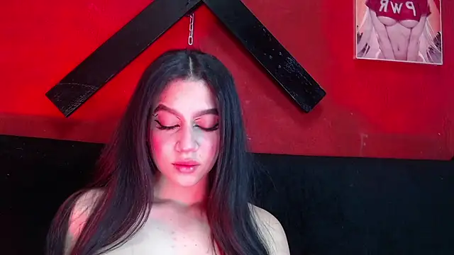 Megan Luxe online show from 11.21.25