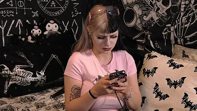 Paige Turner online show from 04.24.26