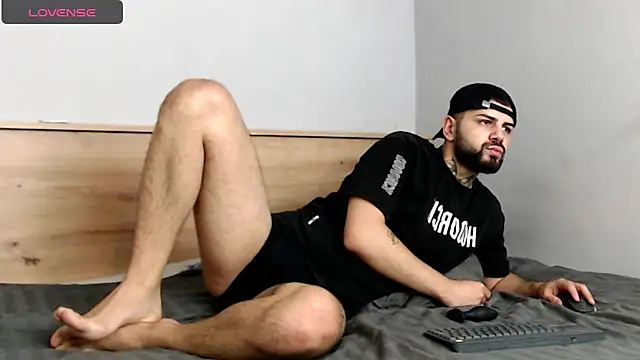 Snapshot of Killian_Vane chatting on 10.08.25 Killian Vane online show from 10.08.25