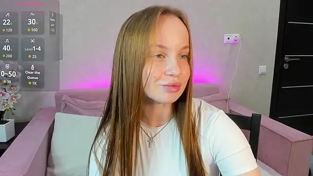 Snapshot of Bunny_Luvv chatting on 10.08.25 Bunny Luvv online show from 10.08.25