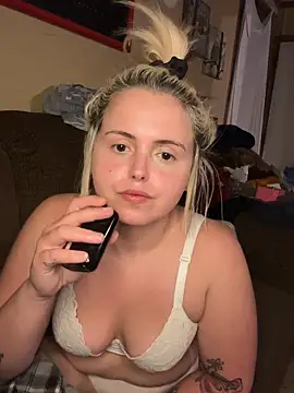 JuicyExxxperience online show from 04.18.26