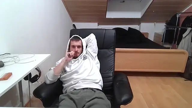 Snapshot of Bez3ybik chatting on 10.18.25 Bez3ybik online show from 10.18.25