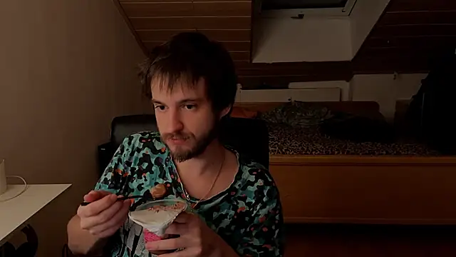 Snapshot of Bez3ybik chatting on 01.08.26 Bez3ybik online show from 01.08.26