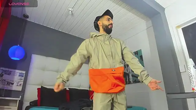 Yiyo10  online show from 02.11.26