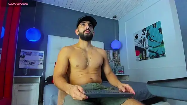 Yiyo10  online show from 02.15.26