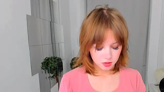 Snapshot of JanetMoor chatting on 11.14.25 JanetMoor online show from 11.14.25