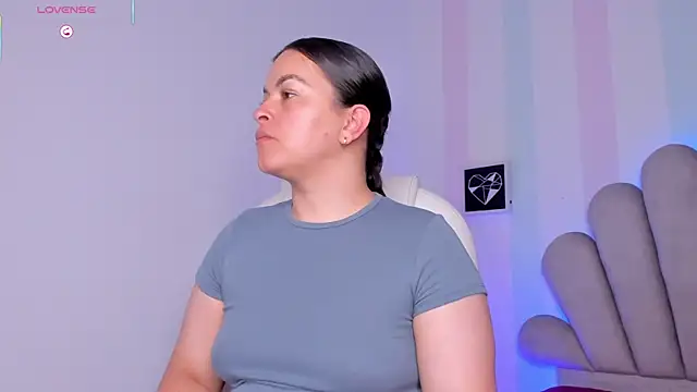 Ariah Walker  online show from 10.28.25