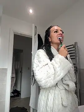 Snapshot of BELLABLACKXUK chatting on 11.11.25 BELLABLACKXUK online show from 11.11.25