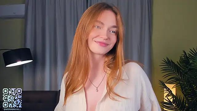Snapshot of MarianFares chatting on 09.17.25 MarianFares online show from 09.17.25