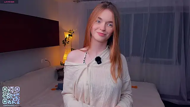 Snapshot of MarianFares chatting on 10.11.25 MarianFares online show from 10.11.25